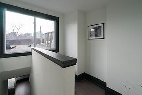 Applewood Suites - Queen West Studio