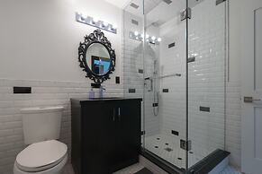 Applewood Suites - Queen West Studio