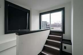 Applewood Suites - Queen West Studio