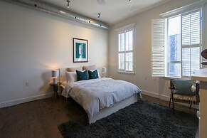 Applewood Suites - The Ossington Loft