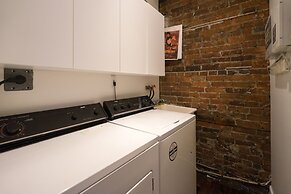 Applewood Suites - The Ossington Loft