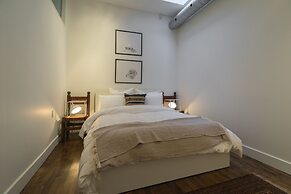 Applewood Suites - The Ossington Loft