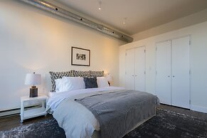 Applewood Suites - The Ossington Loft