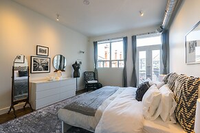 Applewood Suites - The Ossington Loft