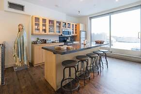 Applewood Suites - The Ossington Loft