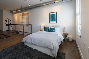 Applewood Suites - The Ossington Loft