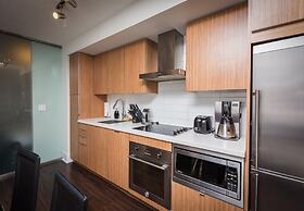 Applewood Suites - CN Tower & Convention