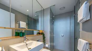 Melbourne Private Apartments - Collins Street Waterfront, Docklands