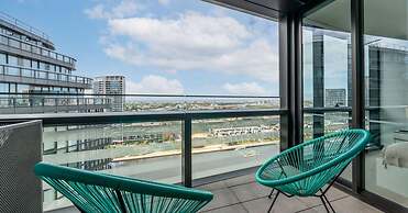 Melbourne Private Apartments - Collins Street Waterfront, Docklands