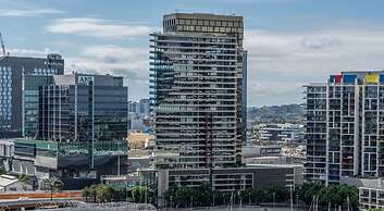Melbourne Private Apartments - Collins Street Waterfront, Docklands