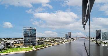 Melbourne Private Apartments - Collins Street Waterfront, Docklands
