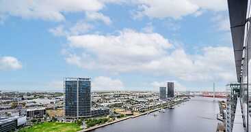Melbourne Private Apartments - Collins Street Waterfront, Docklands