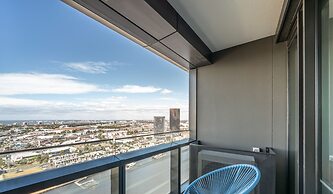 Melbourne Private Apartments - Collins Street Waterfront, Docklands