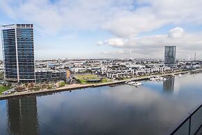 Melbourne Private Apartments - Collins Street Waterfront, Docklands