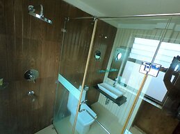 Yatri Suites and Spa