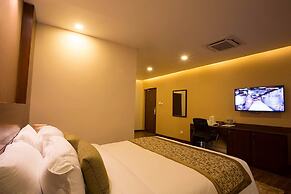 Yatri Suites and Spa