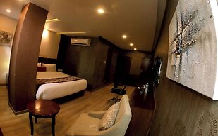 Yatri Suites and Spa