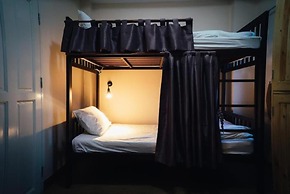 Small Space Cafe and Hostel