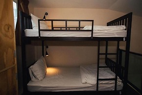 Small Space Cafe and Hostel