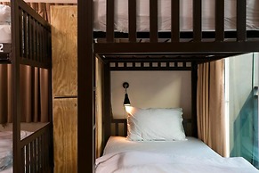 Small Space Cafe and Hostel