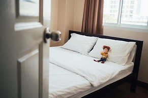 Small Space Cafe and Hostel