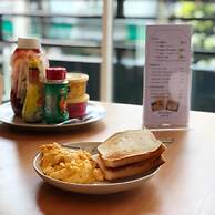 Small Space Cafe and Hostel