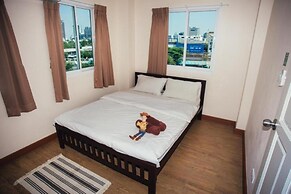 Small Space Cafe and Hostel