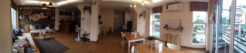 Small Space Cafe and Hostel