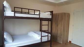 Small Space Cafe and Hostel