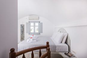 Secret Earth Santorini