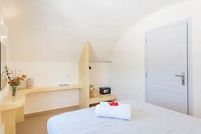 Secret Earth Santorini