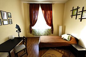 Smart People Eco Hotel