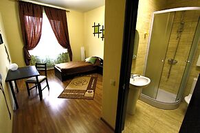 Smart People Eco Hotel