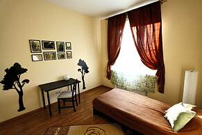 Smart People Eco Hotel