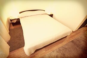 Smart People Eco Hotel