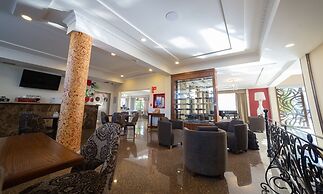 Quindeloma Art Hotel And Gallery