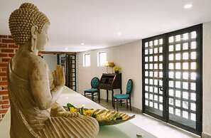 Quindeloma Art Hotel And Gallery