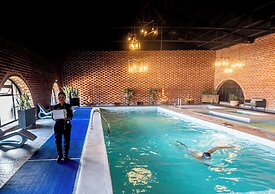 Quindeloma Art Hotel And Gallery