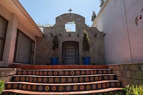 Quindeloma Art Hotel And Gallery