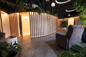 Quindeloma Art Hotel And Gallery