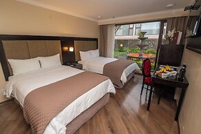 Quindeloma Art Hotel And Gallery