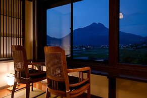 Yufuin Onsen Toshoan