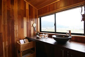 Yufuin Onsen Toshoan