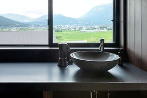 Yufuin Onsen Toshoan