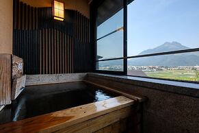 Yufuin Onsen Toshoan