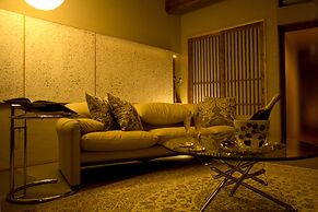 Yufuin Onsen Toshoan