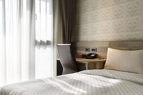 KUN Tour Hotel Feng Chai