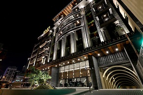 KUN Tour Hotel Feng Chai