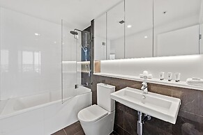 Brisbane Skytower by CLLIX