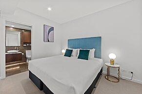 Brisbane Skytower by CLLIX